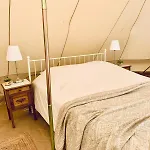 Les Fresses Glamping Luxury tent Saint-Julien-la-Genete