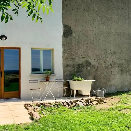 Luxusní stan Les Fresses Glamping Saint-Julien-la-Genete