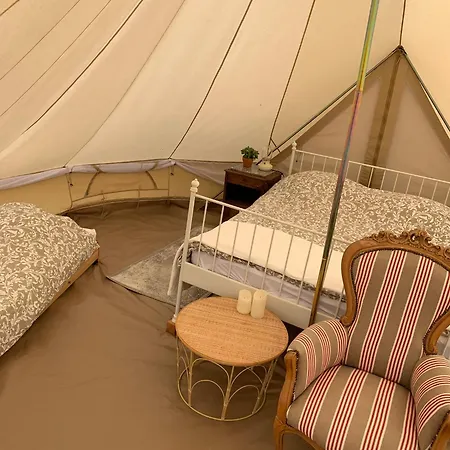 Les Fresses Glamping Luxusní stan