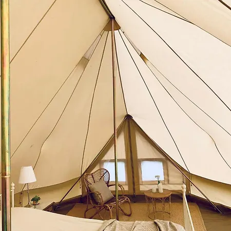 Luxusní stan Les Fresses Glamping *