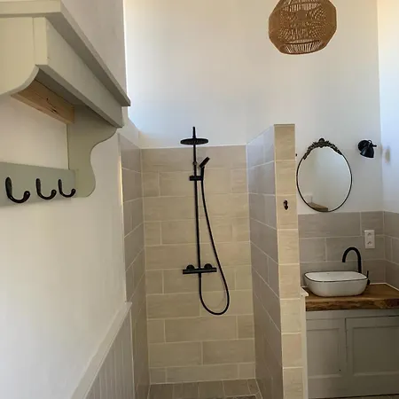 Les Fresses Glamping Saint-Julien-la-Genete