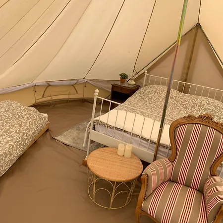 Luxusní stan Les Fresses Glamping