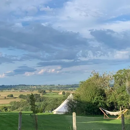 Les Fresses Glamping Luxusní stan Saint-Julien-la-Genete