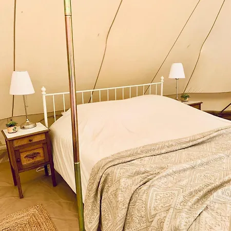 Les Fresses Glamping Luxury tent Saint-Julien-la-Genete