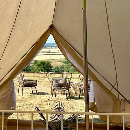 Les Fresses Glamping Saint-Julien-la-Genete